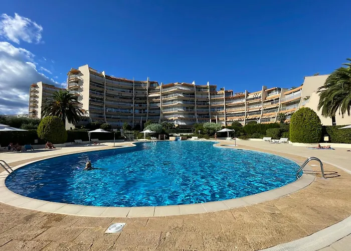 Apartment Jean Bart , Avec Parking Prive, Meuble Tourisme Classe 3 Etoiles *